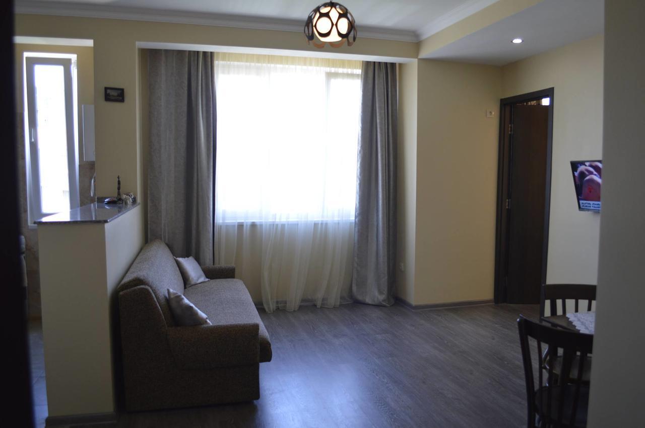 Apartment Near Park 36 Batumi Exterior foto